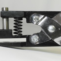 BannerUps PowerPunch Super-Duty Hole Punch